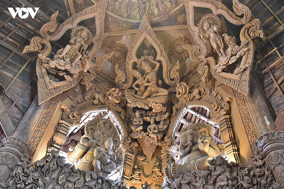 ngoi den huyen bi sanctuary of truth - dinh cao cua nghe thuat moc truyen thong hinh anh 5