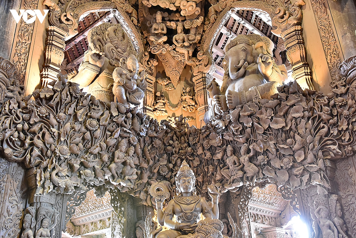ngoi den huyen bi sanctuary of truth - dinh cao cua nghe thuat moc truyen thong hinh anh 14