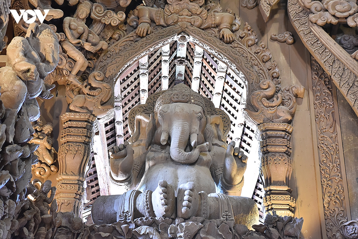 ngoi den huyen bi sanctuary of truth - dinh cao cua nghe thuat moc truyen thong hinh anh 22