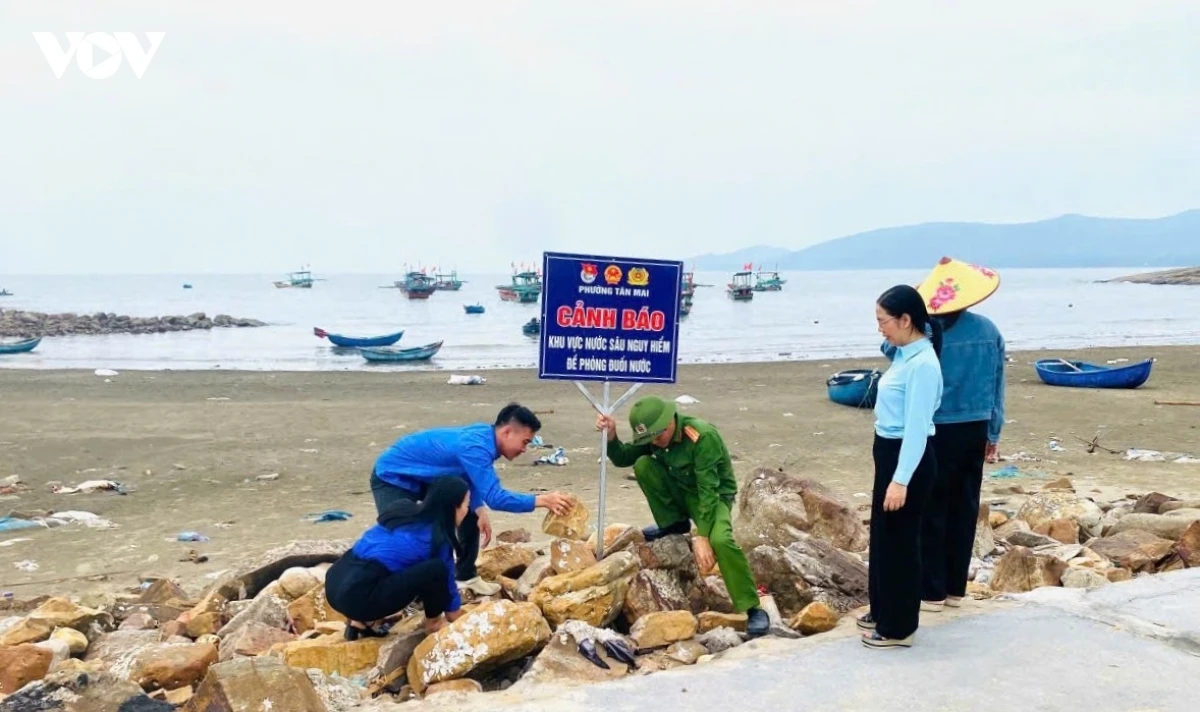 Duoi nuoc - bi kich mua he hinh anh 6
