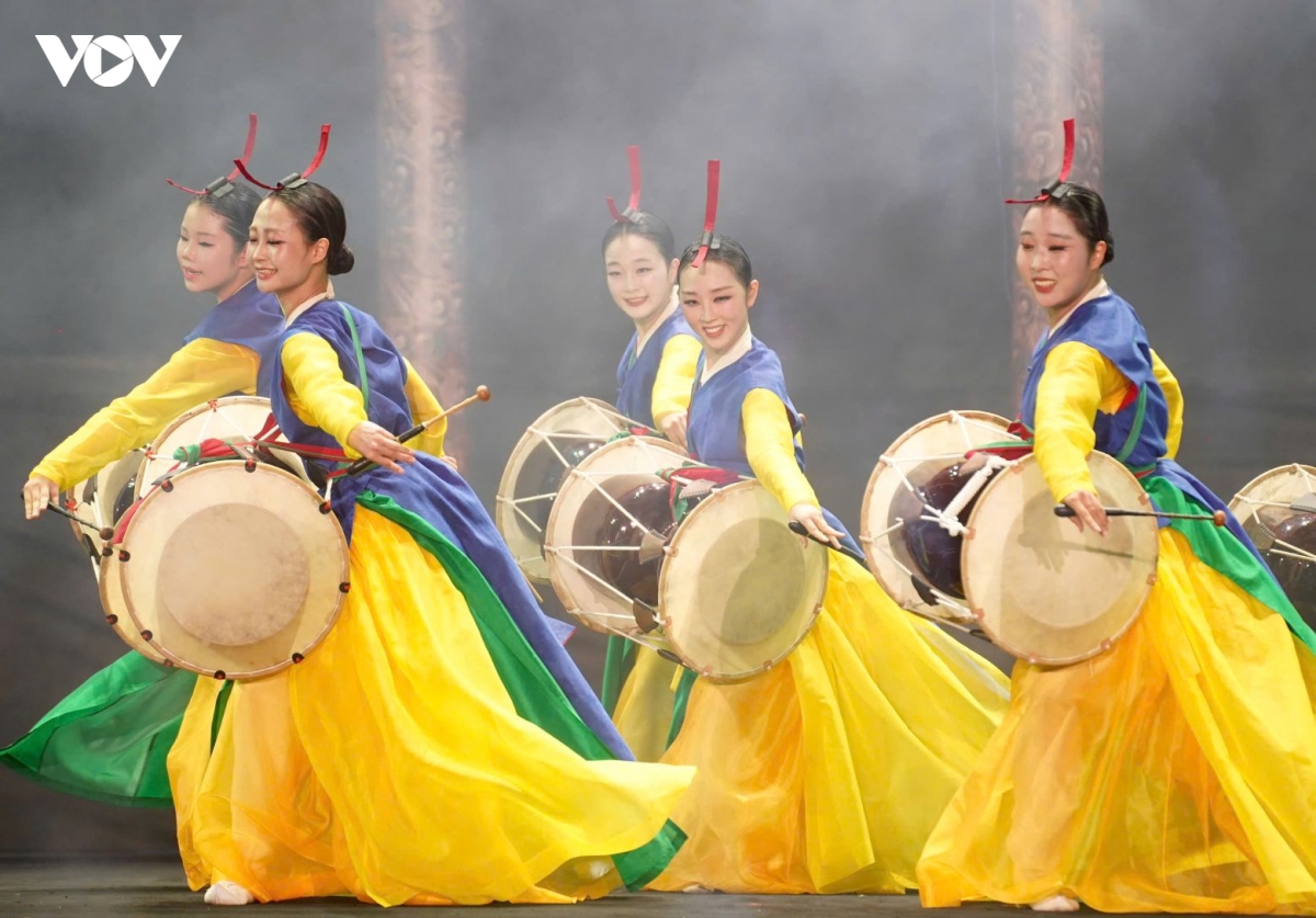 khai mac tuan le Am nhac quoc te hue 2026 ben dong song huong hinh anh 2