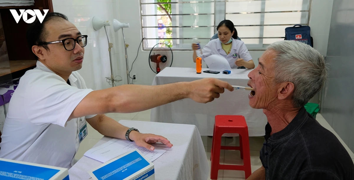 nguoi dan Da nang phan khoi duoc kham suc khoe mien phi hinh anh 1