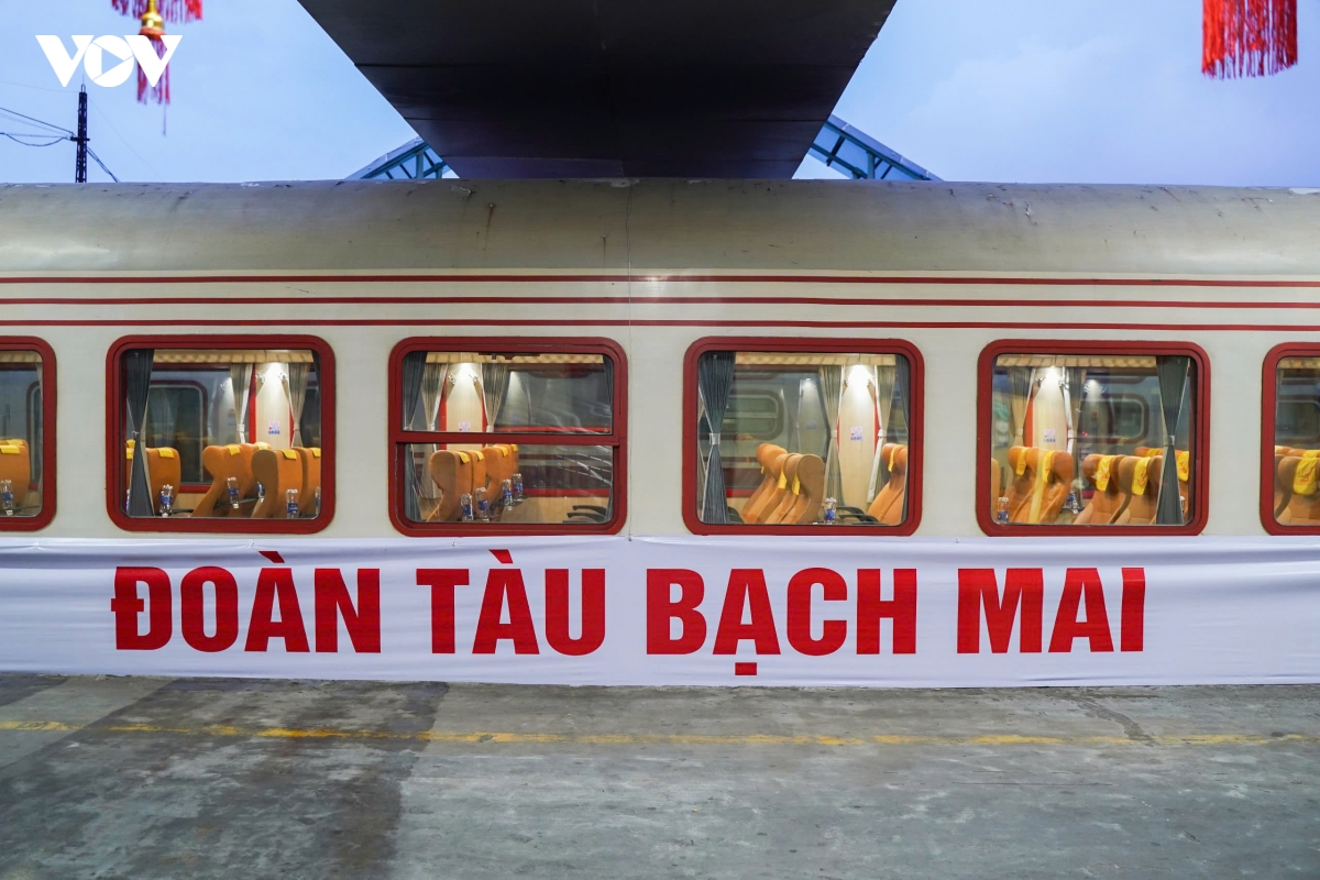  Doan tau bach mai dau tien dua hon 500 y bac si den lam viec tai co so ninh binh hinh anh 12