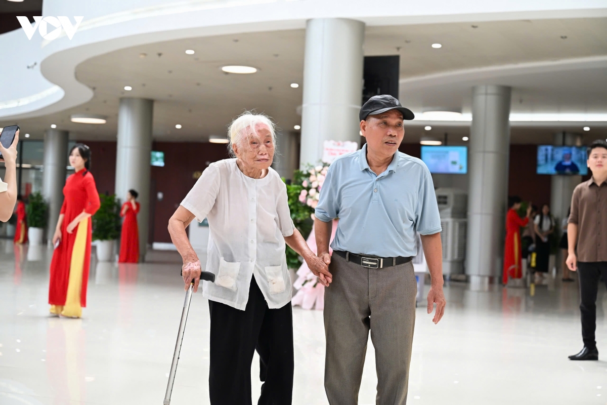 hon 1.800 luot kham yeu cau ngay dau benh vien bach mai co so ninh binh hoat dong hinh anh 5