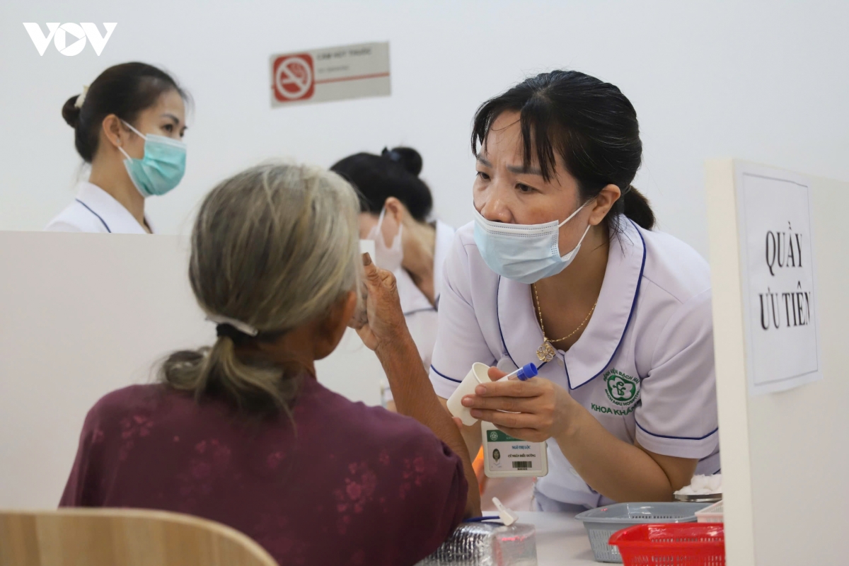 hon 1.800 luot kham yeu cau ngay dau benh vien bach mai co so ninh binh hoat dong hinh anh 7
