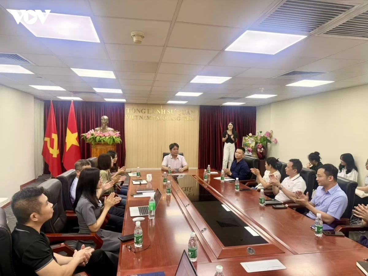 nhung cau chuyen ve bac ho voi tuoi tre viet o quang chau trung quoc hinh anh 2
