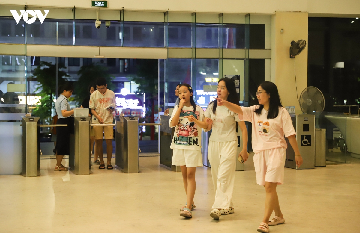 trai nghiem dem o vien bao tang ben bo di san ha long hinh anh 5