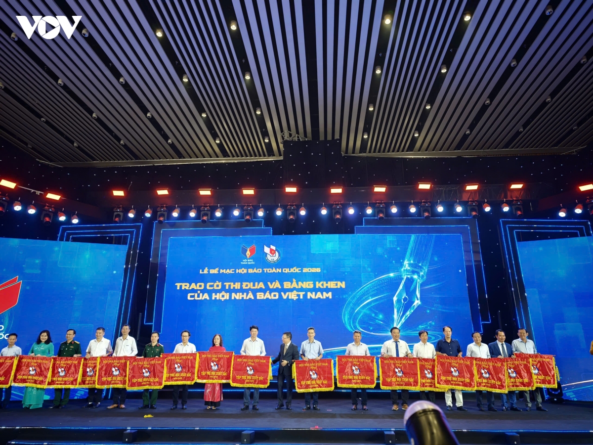 An tuong le be mac va trao giai tai hoi bao toan quoc 2026 hinh anh 16