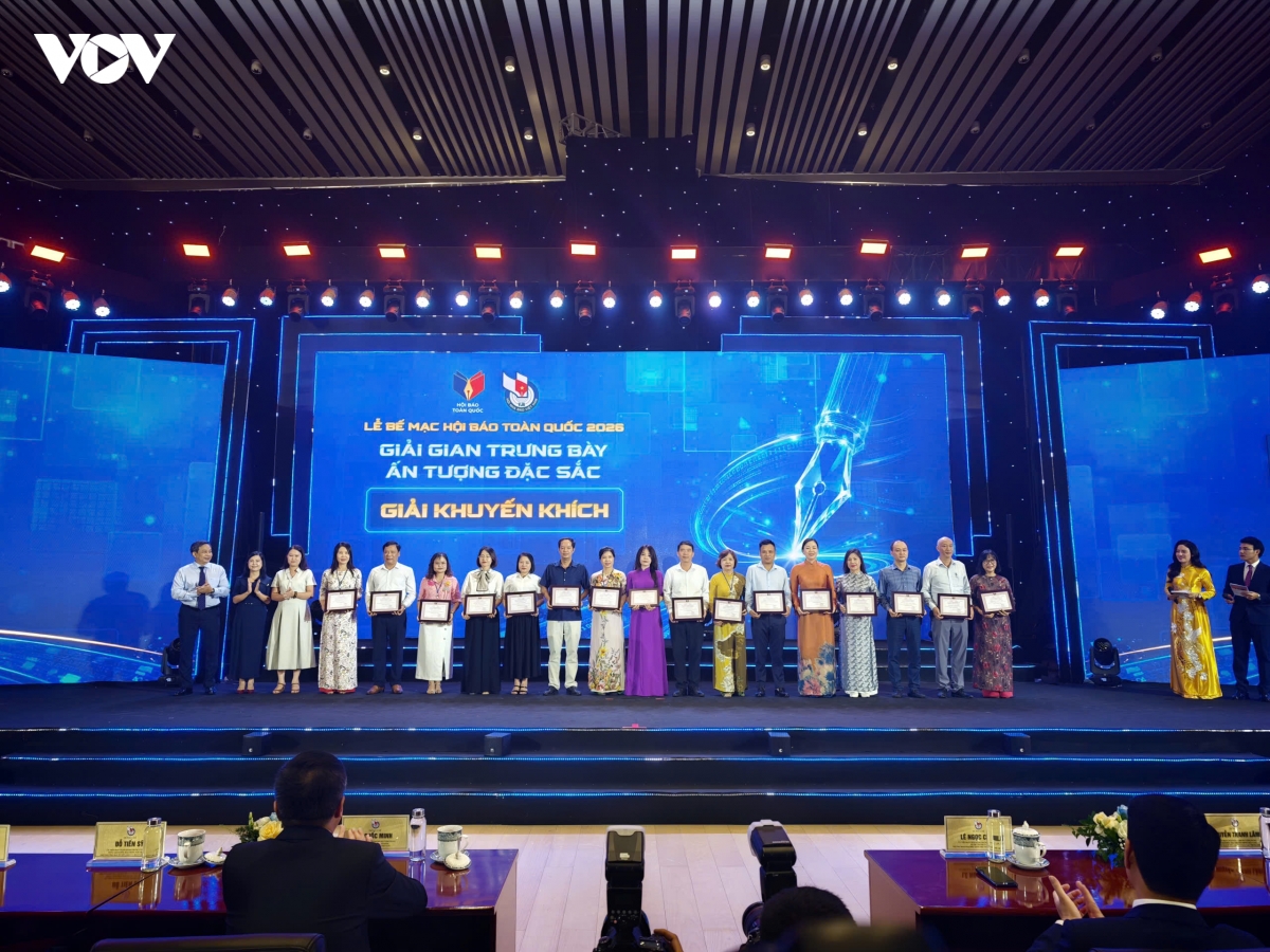 An tuong le be mac va trao giai tai hoi bao toan quoc 2026 hinh anh 17