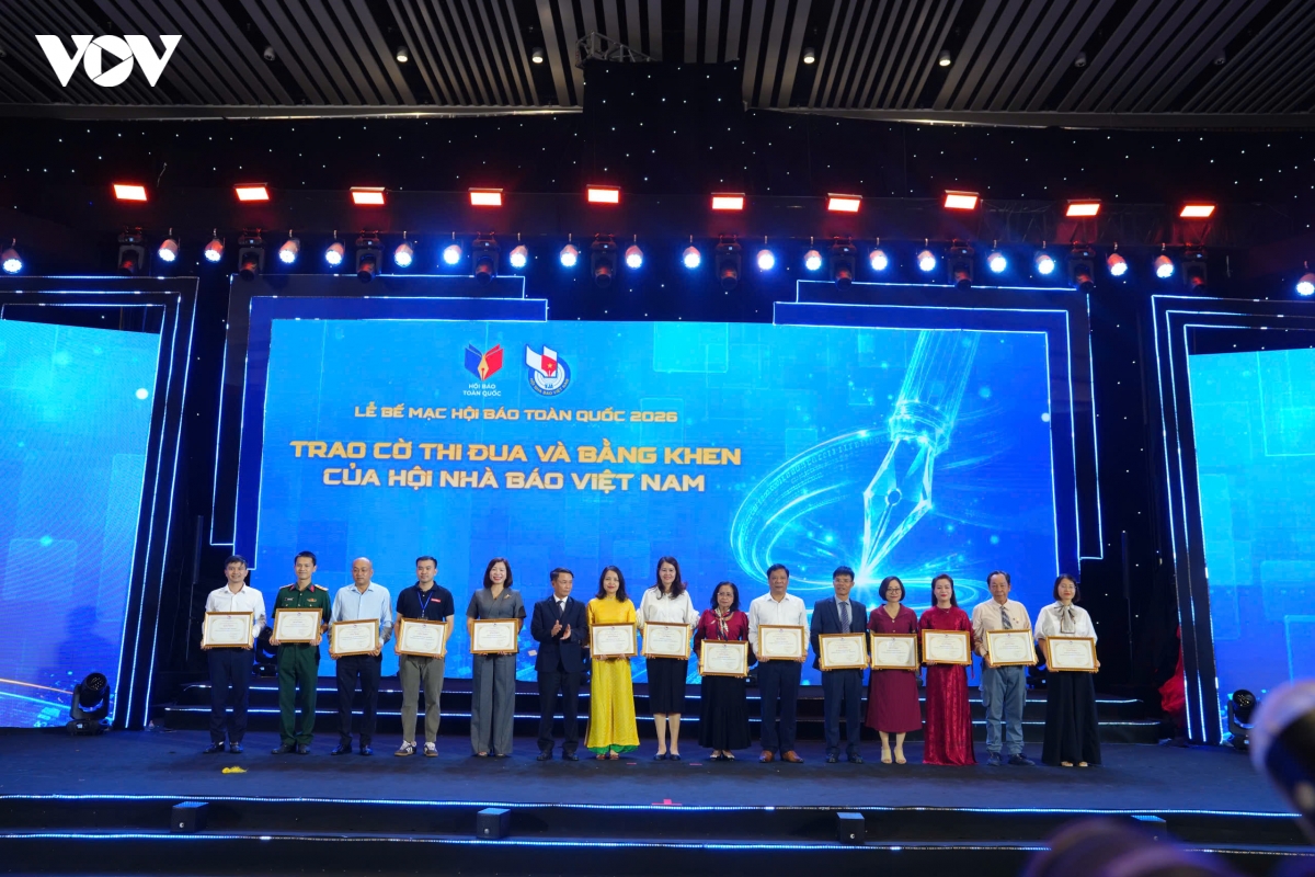 An tuong le be mac va trao giai tai hoi bao toan quoc 2026 hinh anh 21