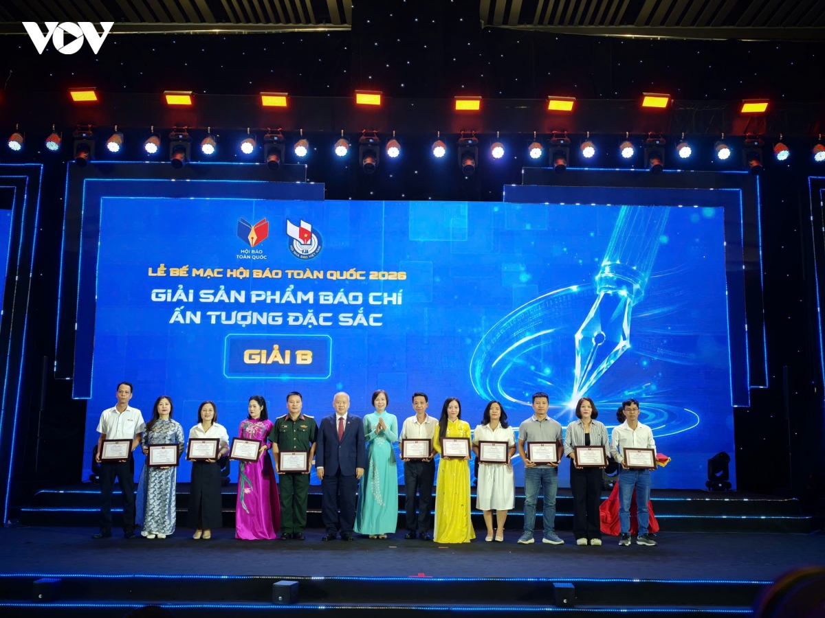 An tuong le be mac va trao giai tai hoi bao toan quoc 2026 hinh anh 13