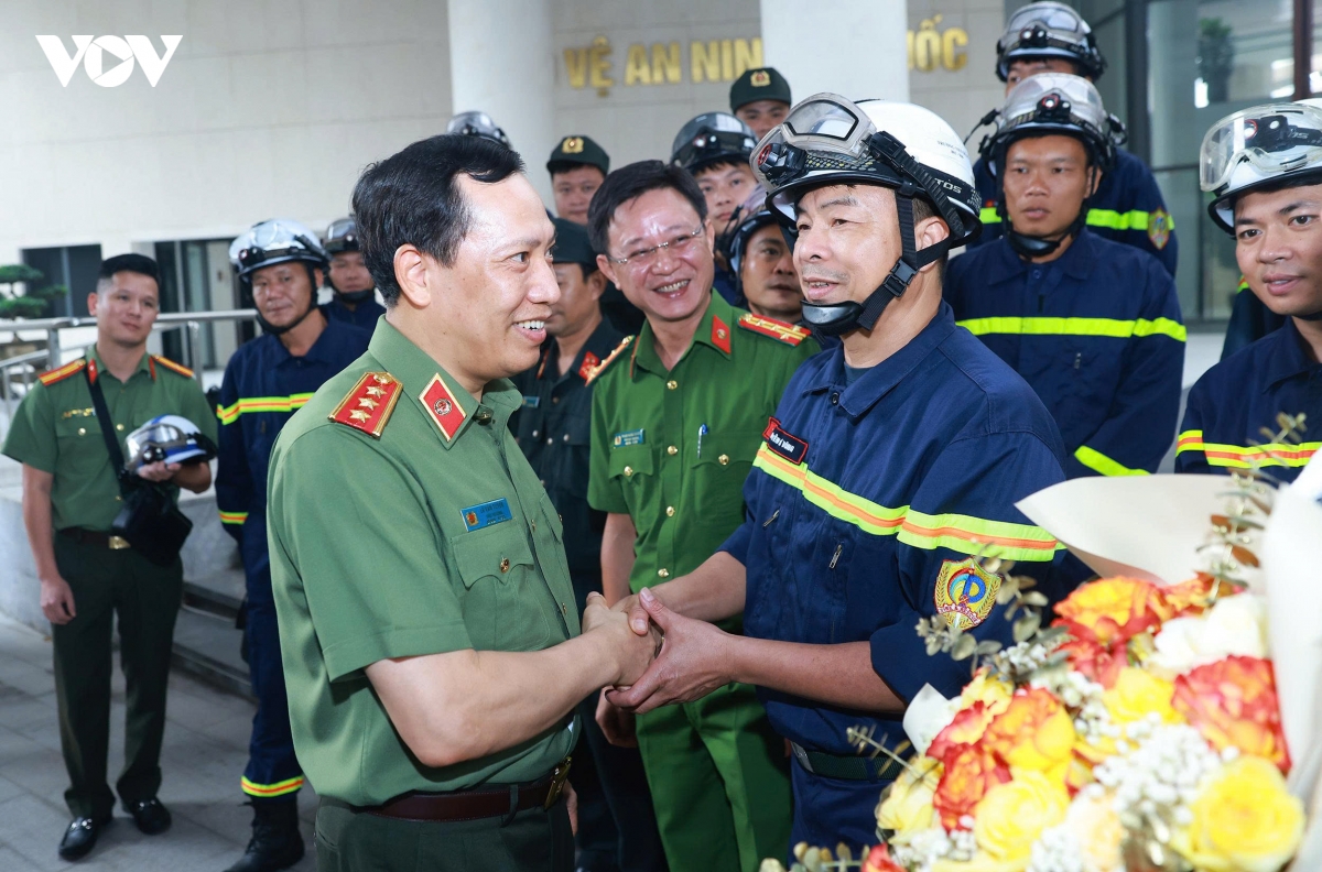 bo cong an cu Doi cuu nan, cuu ho len duong sang venezuela lam nhiem vu hinh anh 2