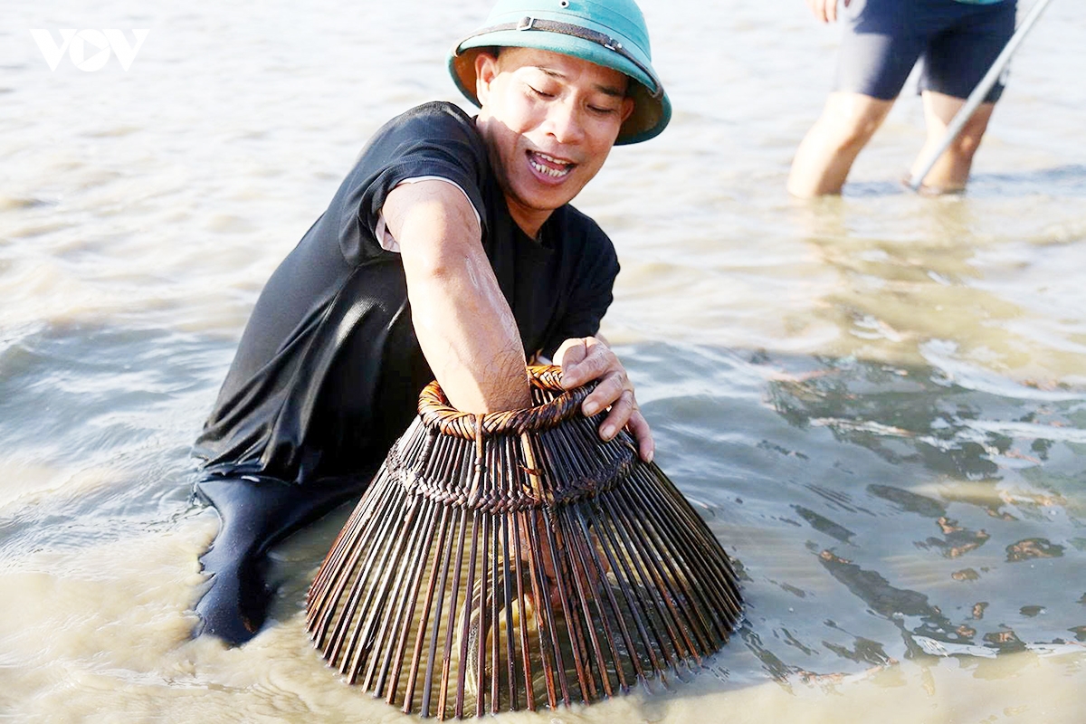 tu cu gia den em nho vui hoi danh ca vuc rao o ha tinh hinh anh 6