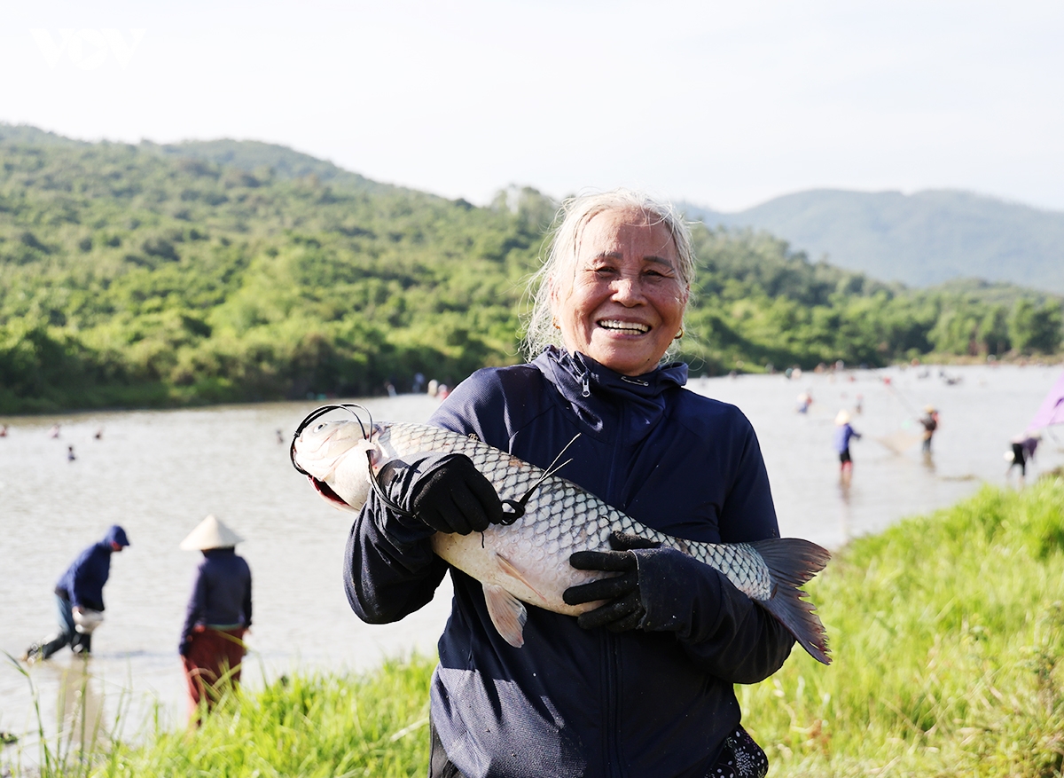 tu cu gia den em nho vui hoi danh ca vuc rao o ha tinh hinh anh 7