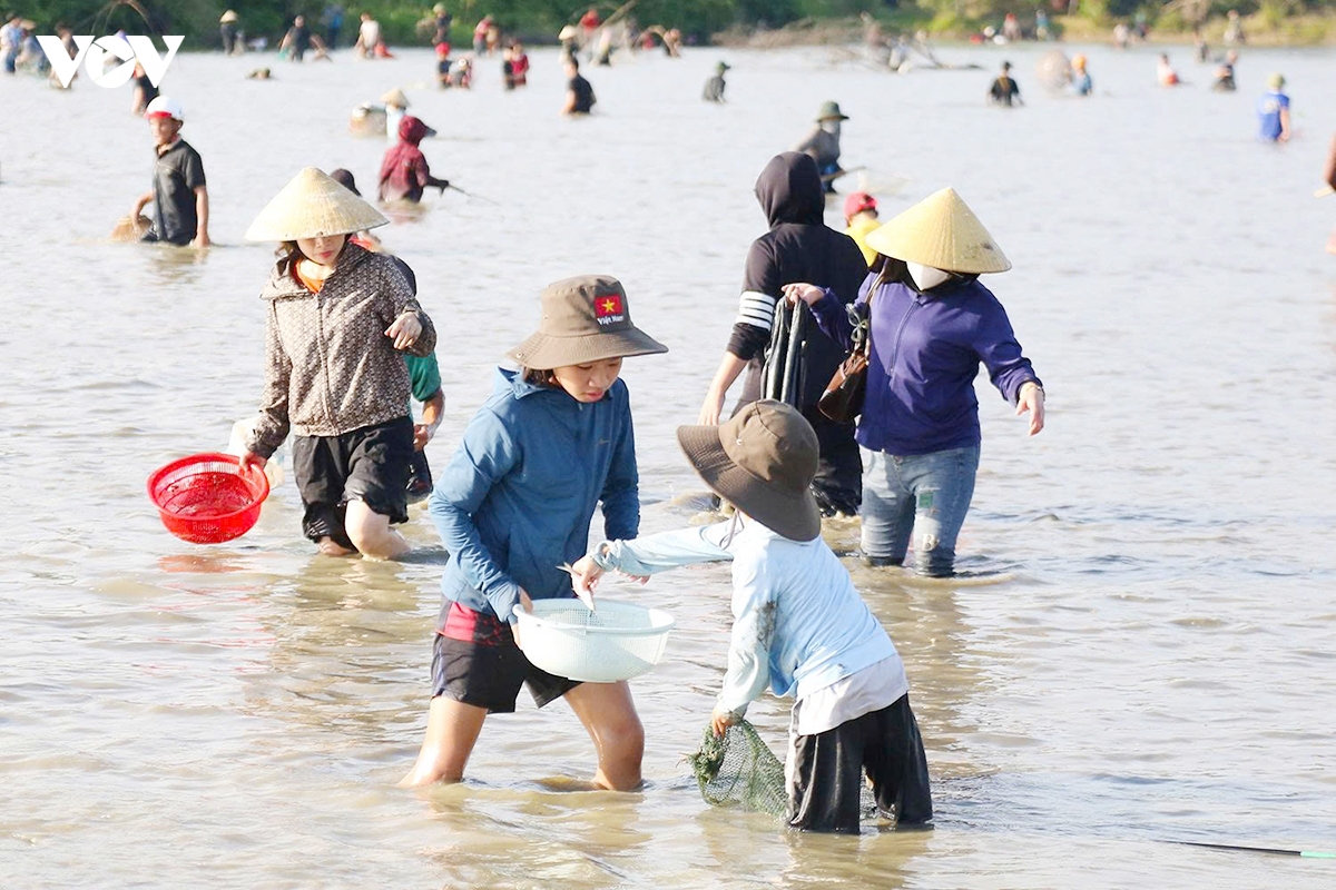 tu cu gia den em nho vui hoi danh ca vuc rao o ha tinh hinh anh 8