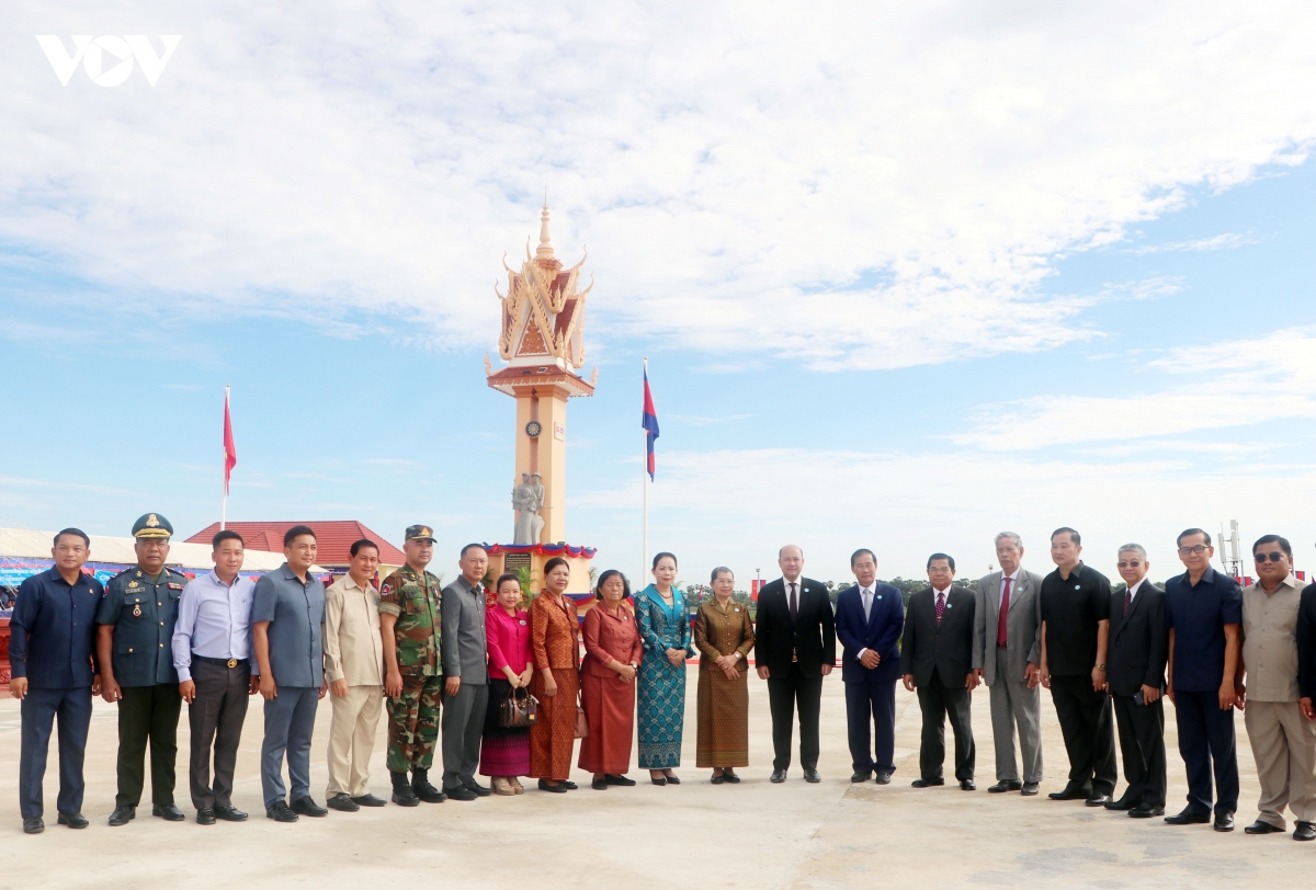 khanh thanh Dai huu nghi viet nam - campuchia tai tinh pursat hinh anh 5