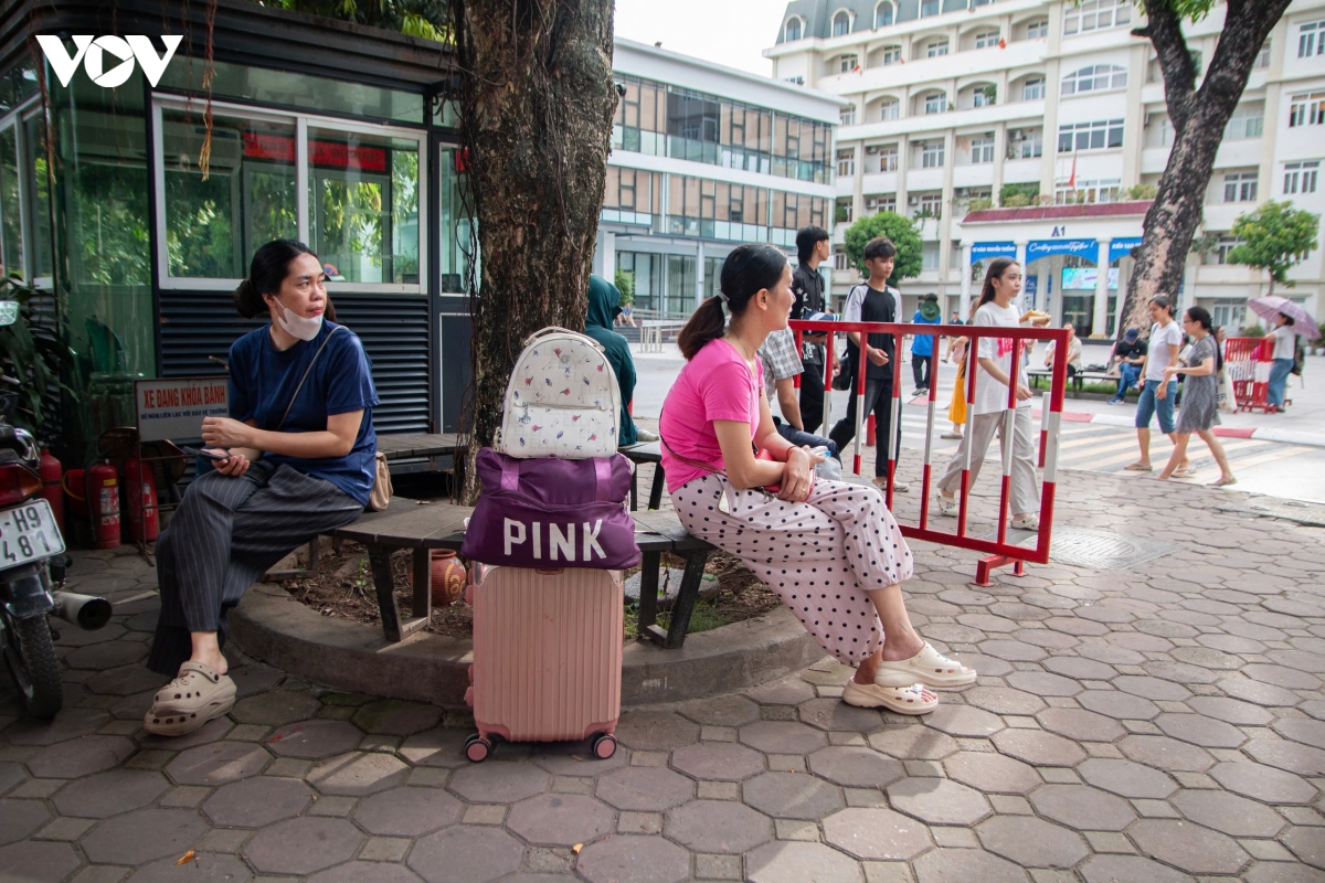 me con vuot tram cay so ra ha noi, thu suc o truong chuyen co ty le choi khung hinh anh 7