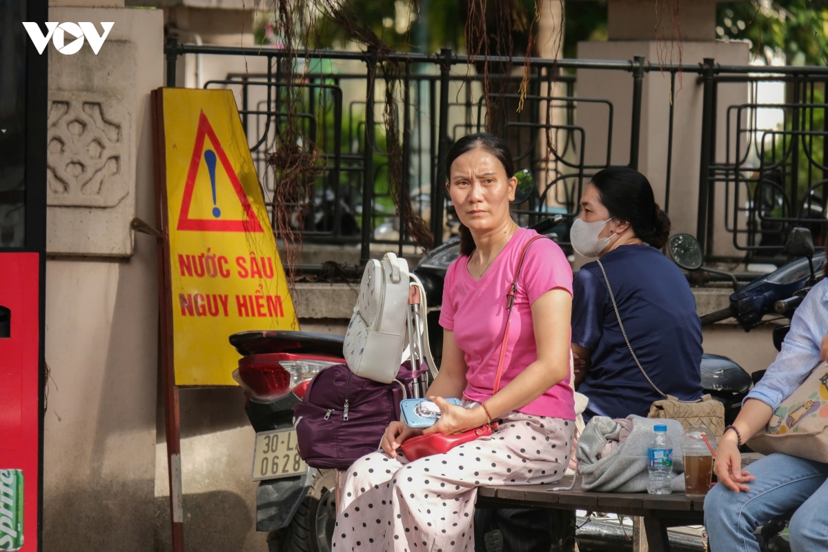 me con vuot tram cay so ra ha noi, thu suc o truong chuyen co ty le choi khung hinh anh 8