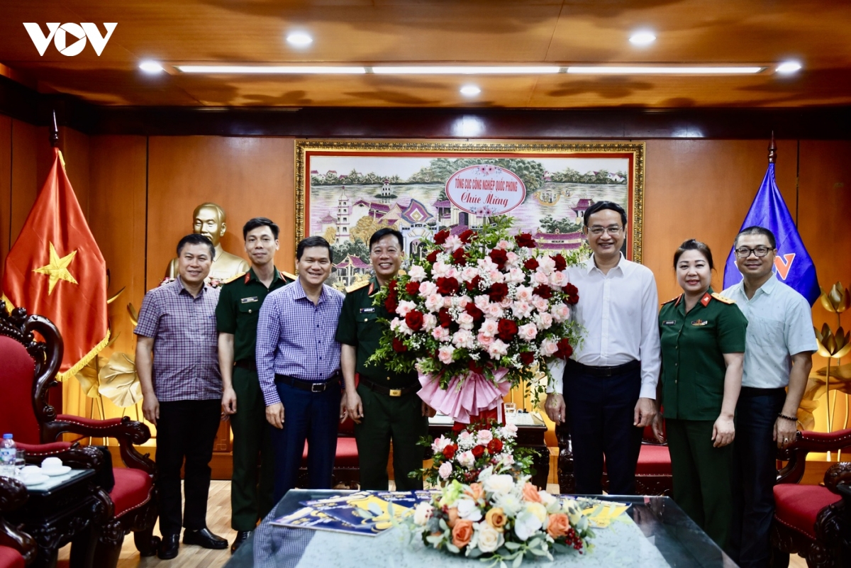 vov khang dinh vai tro bao chi chu luc dua chu truong cua Dang den voi nhan dan hinh anh 10