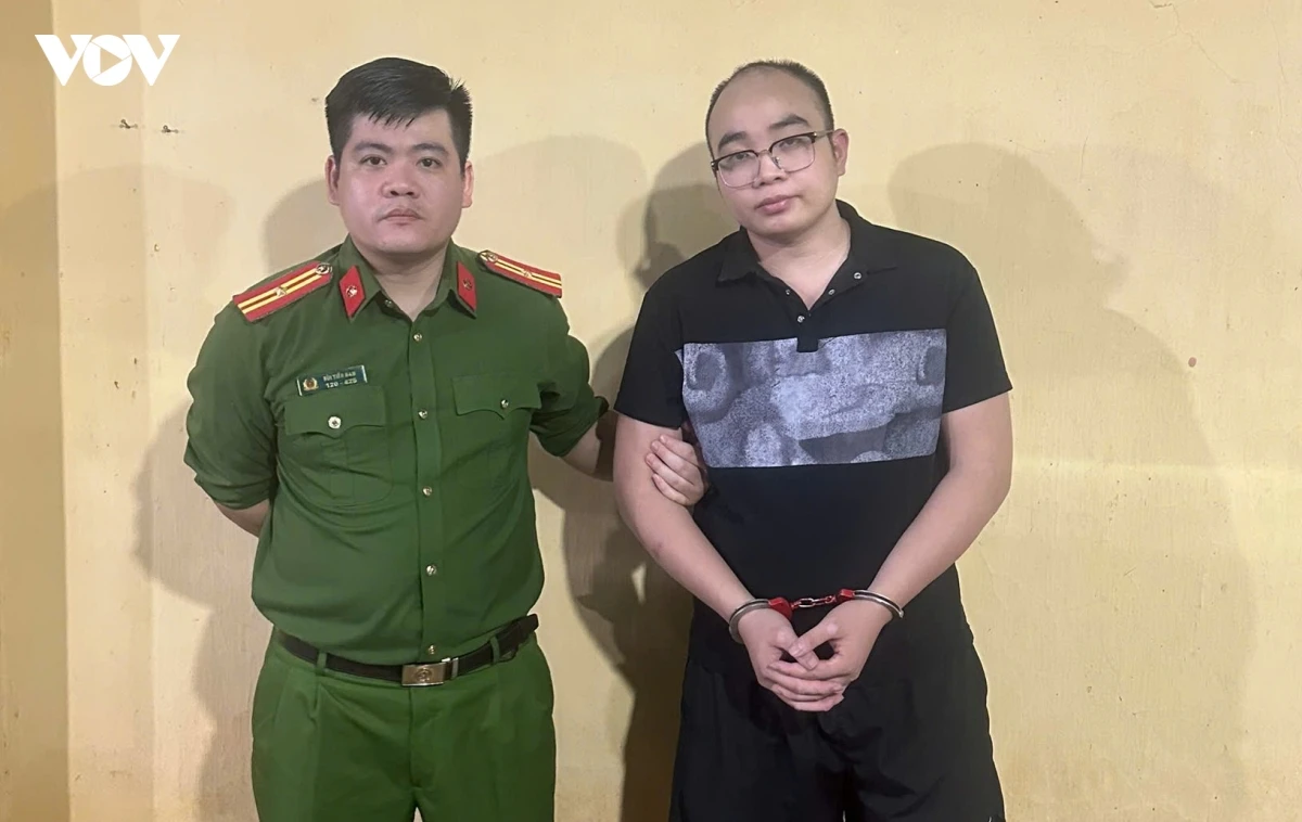 bat ong trum quang ba cho website co bac, thu loi hang ty dong hinh anh 1