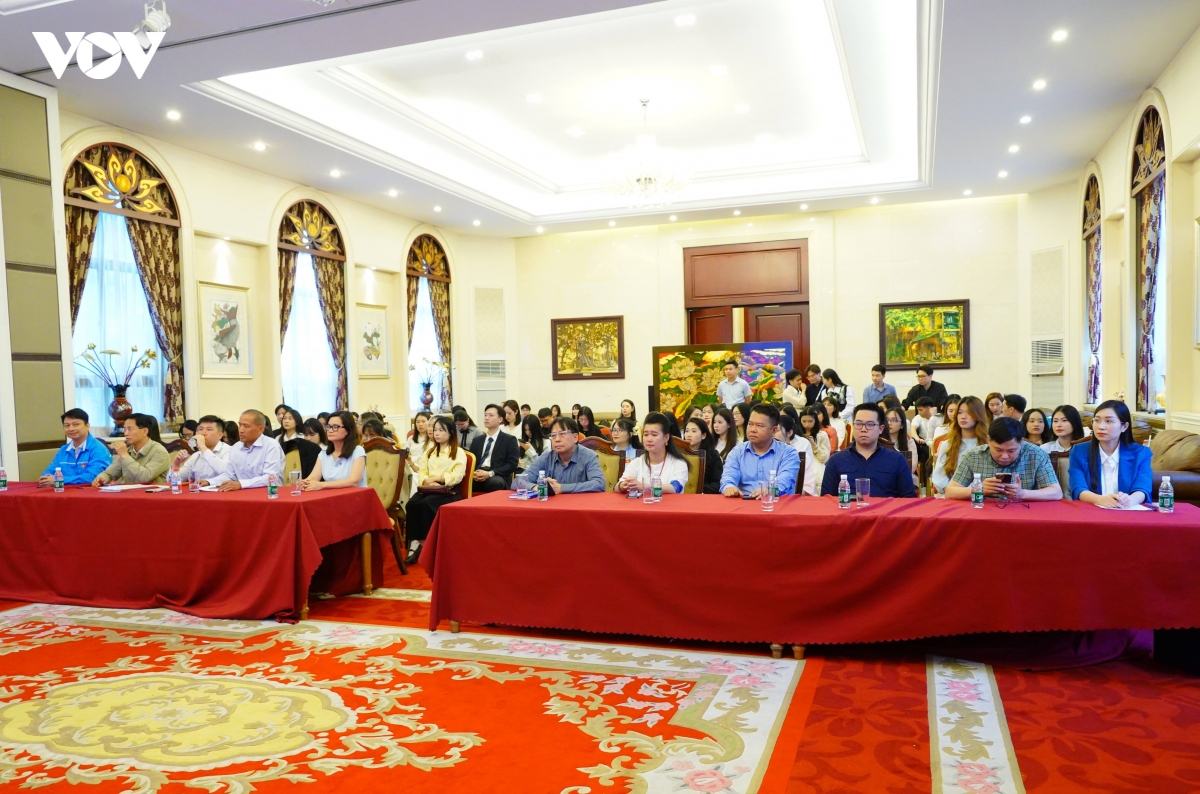 luu hoc sinh viet nam tai bac kinh khat vong dong gop cho que huong hinh anh 2
