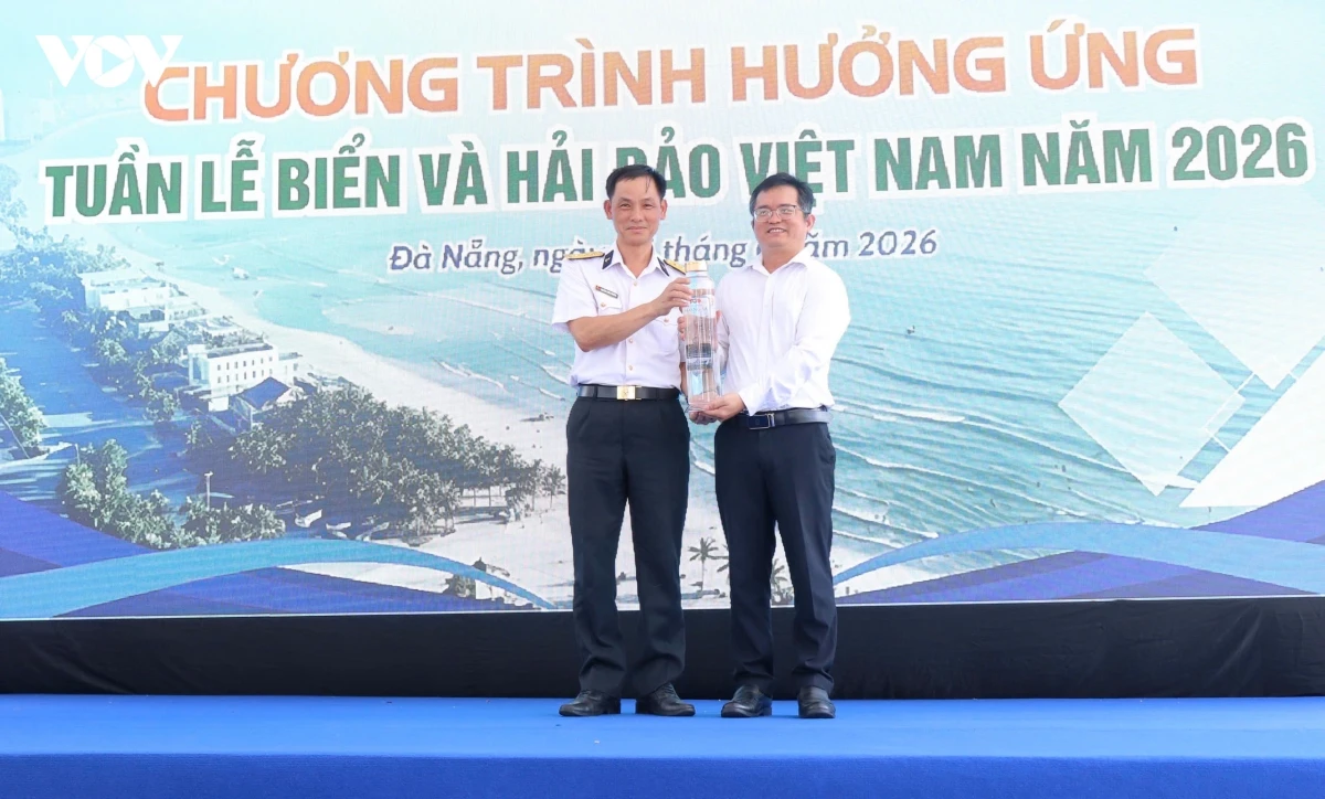 nha trung bay hoang sa tiep nhan, trung bay 7 sac bang trieu nguyen hinh anh 2