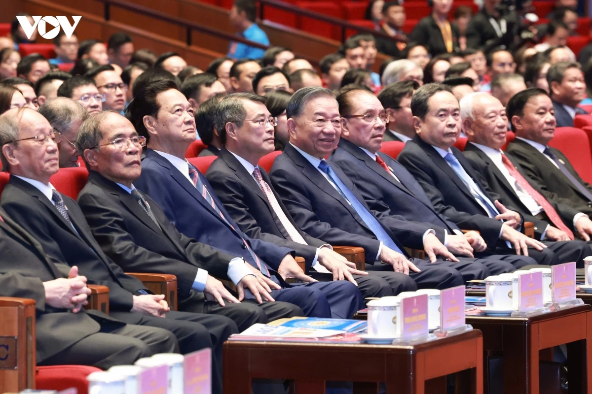 Dai hoi xiv cong doan viet nam Doi moi manh me, cham lo tot hon nguoi lao dong hinh anh 2