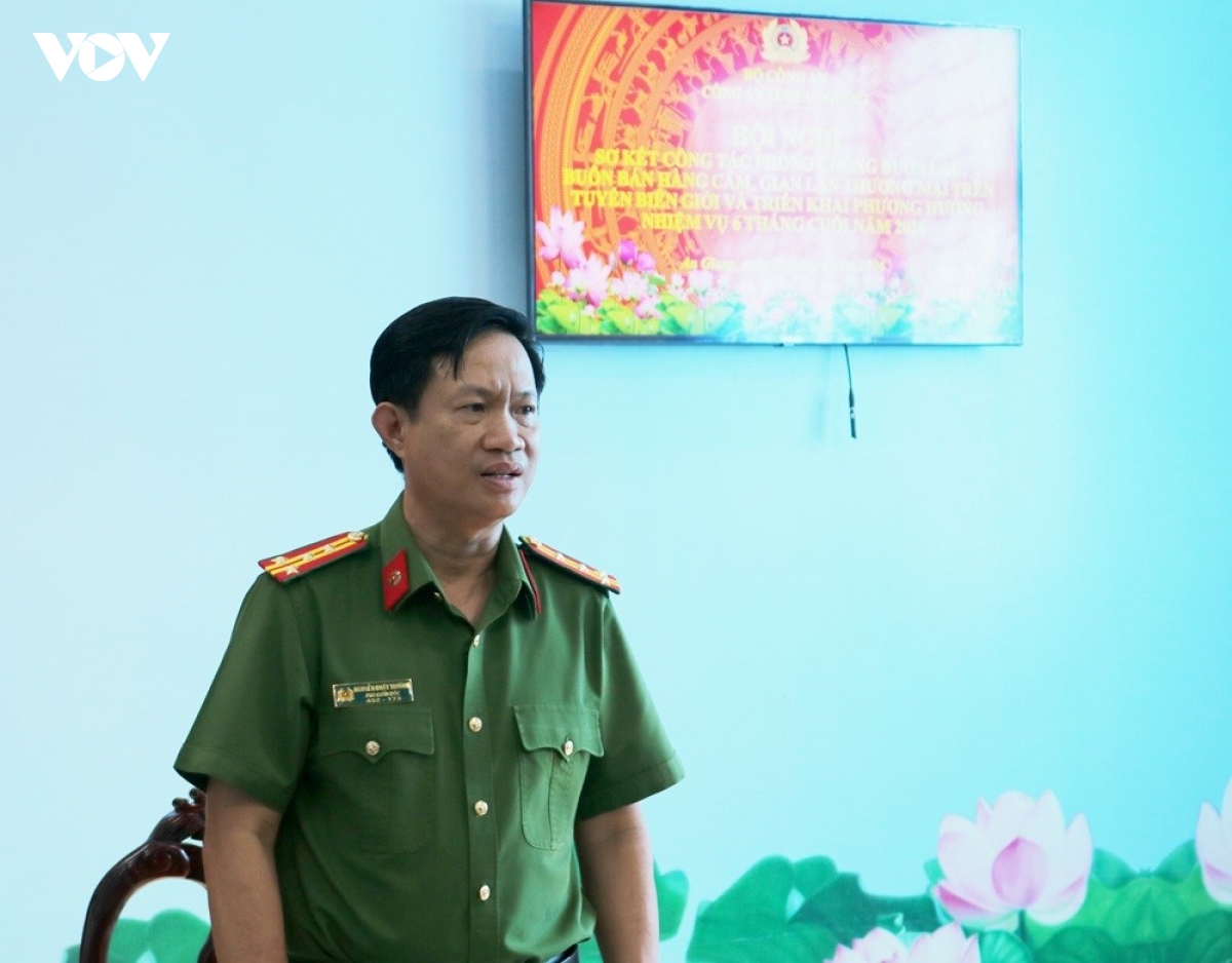 an giang quyet liet ngan chan buon lau, hang gia tren tuyen bien gioi hinh anh 3
