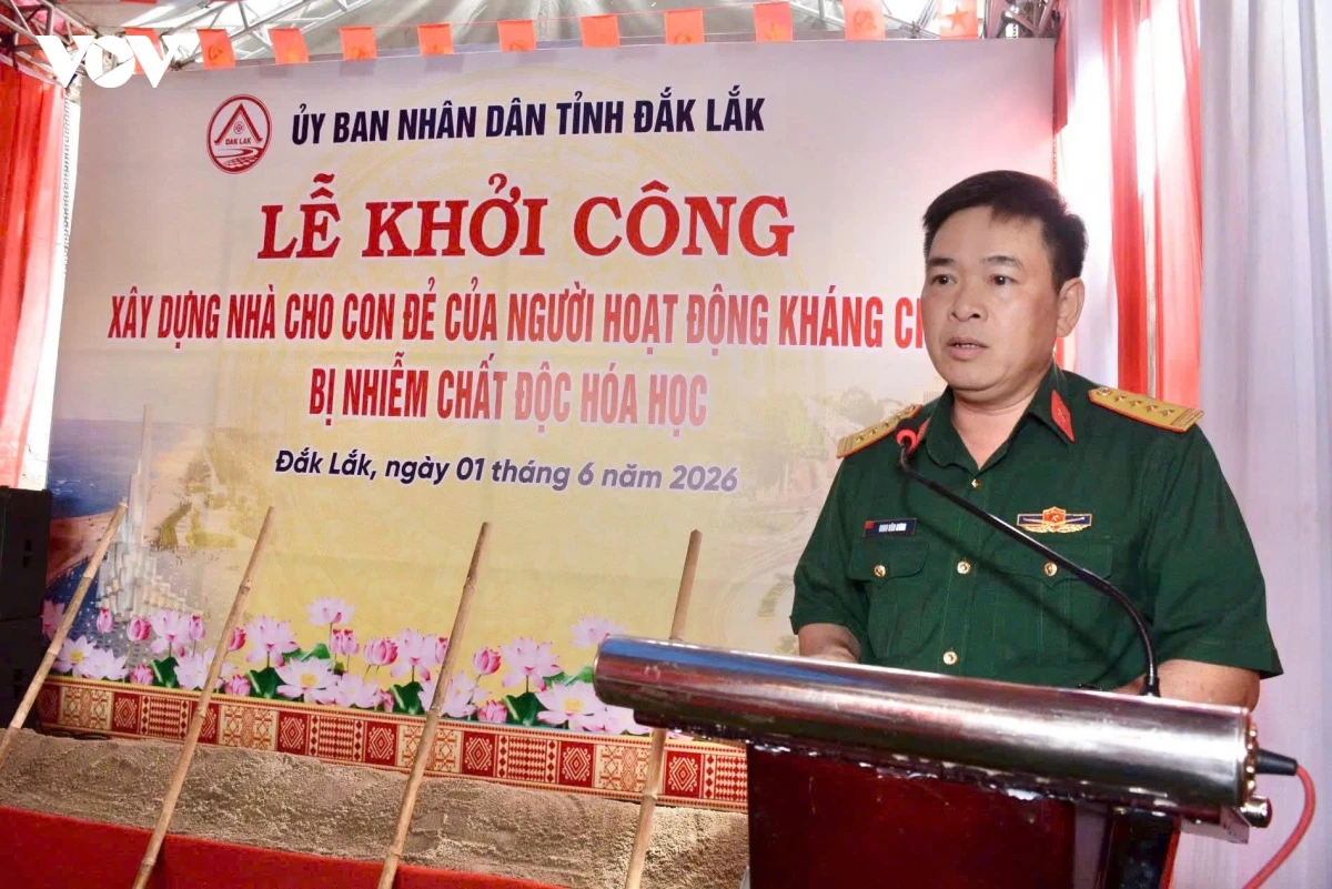 Dak lak khoi cong xay dung, sua chua 44 can nha cho gia dinh nguoi co cong hinh anh 1