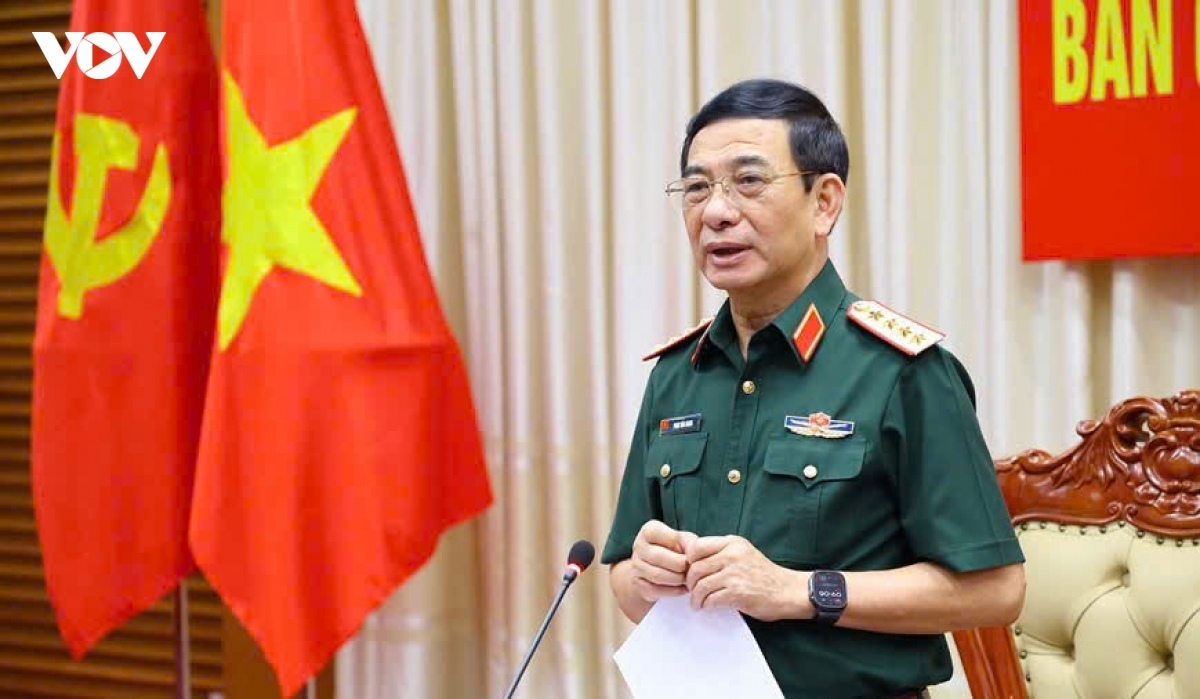 Dai tuong phan van giang chu tri ban giao nhiem vu tu lenh quan khu 1 hinh anh 2