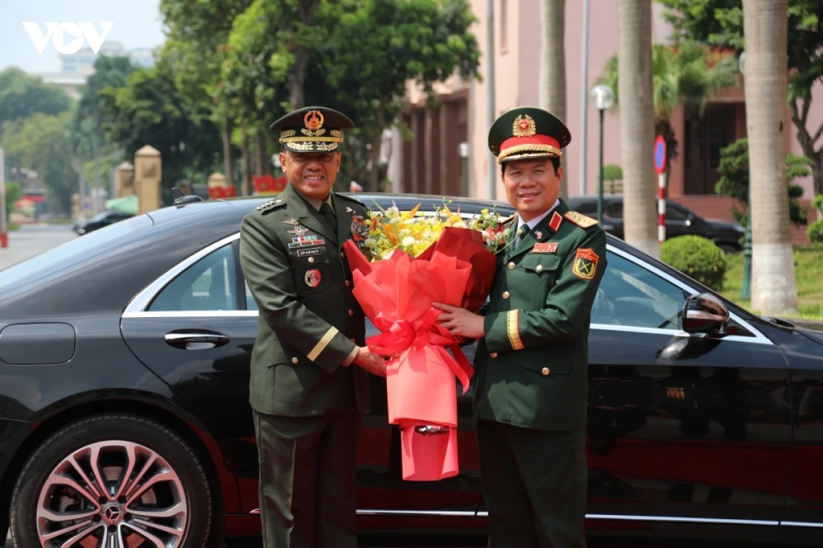 Dai tuong phan van giang tiep tham muu truong luc luong vu trang philippines hinh anh 2