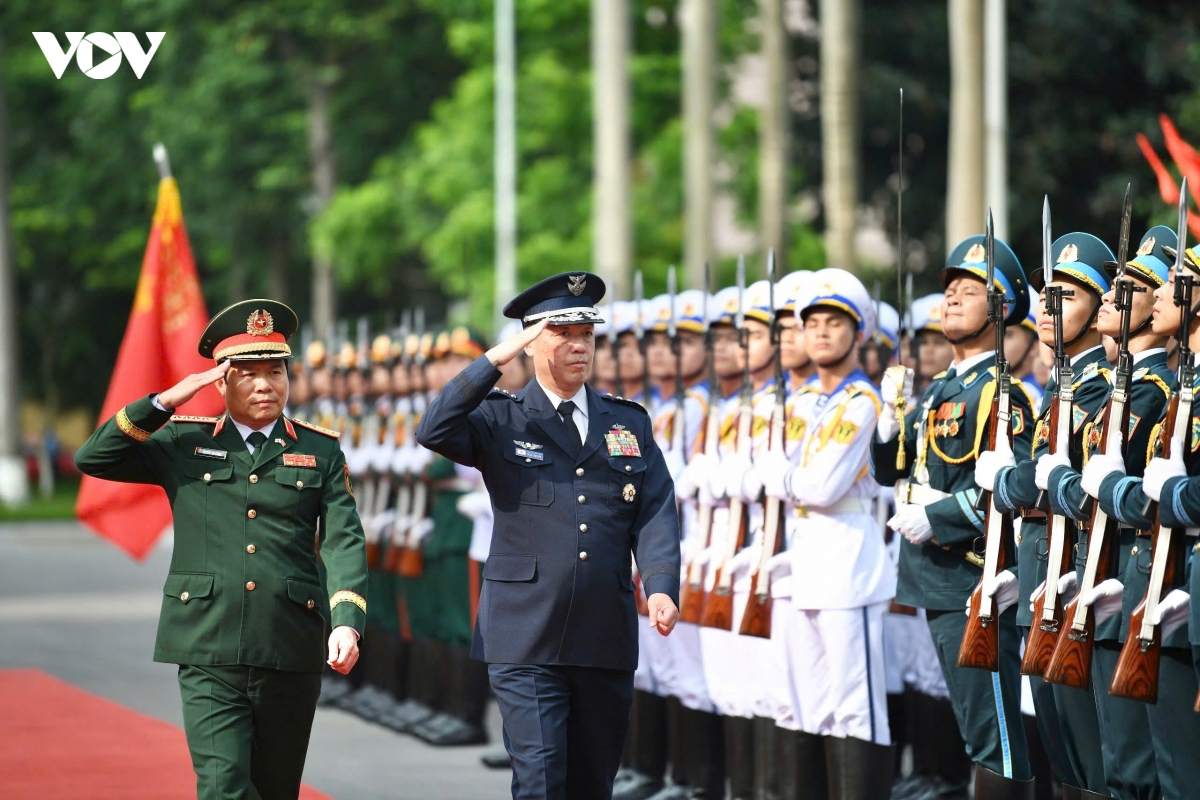 Dai tuong nguyen tan cuong hop tac quoc phong viet nam-nhat ban ngay cang sau sac hinh anh 3