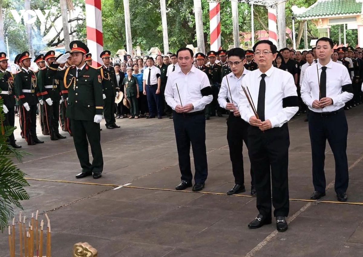 memorial service held for 18 fallen soldiers repatriated from cambodia picture 2
