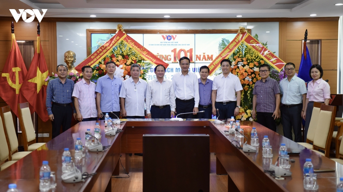 vov khang dinh vai tro bao chi chu luc dua chu truong cua Dang den voi nhan dan hinh anh 1