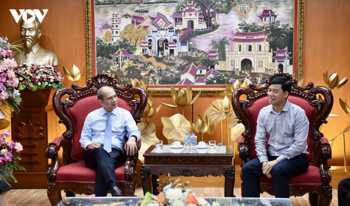 vov khang dinh vai tro bao chi chu luc dua chu truong cua Dang den voi nhan dan hinh anh 9