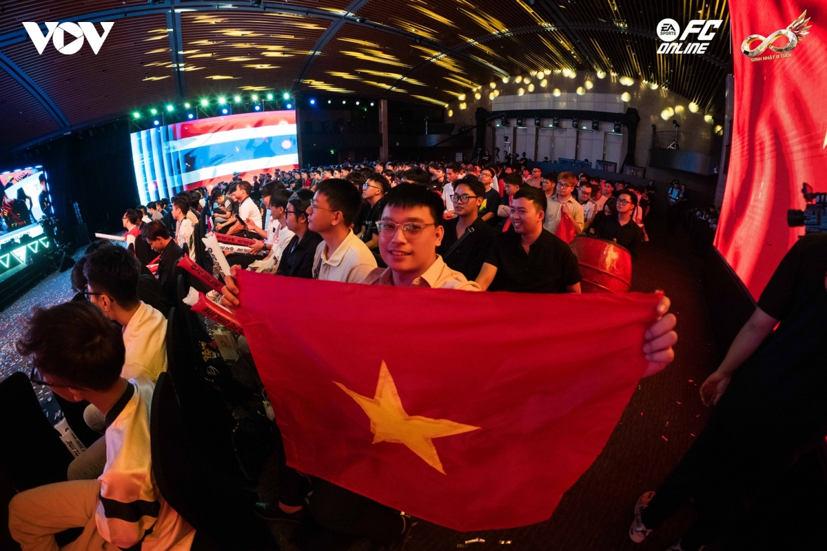 viet nam all stars thang nguoc thai lan all stars dip ky niem 8 nam fc online hinh anh 6