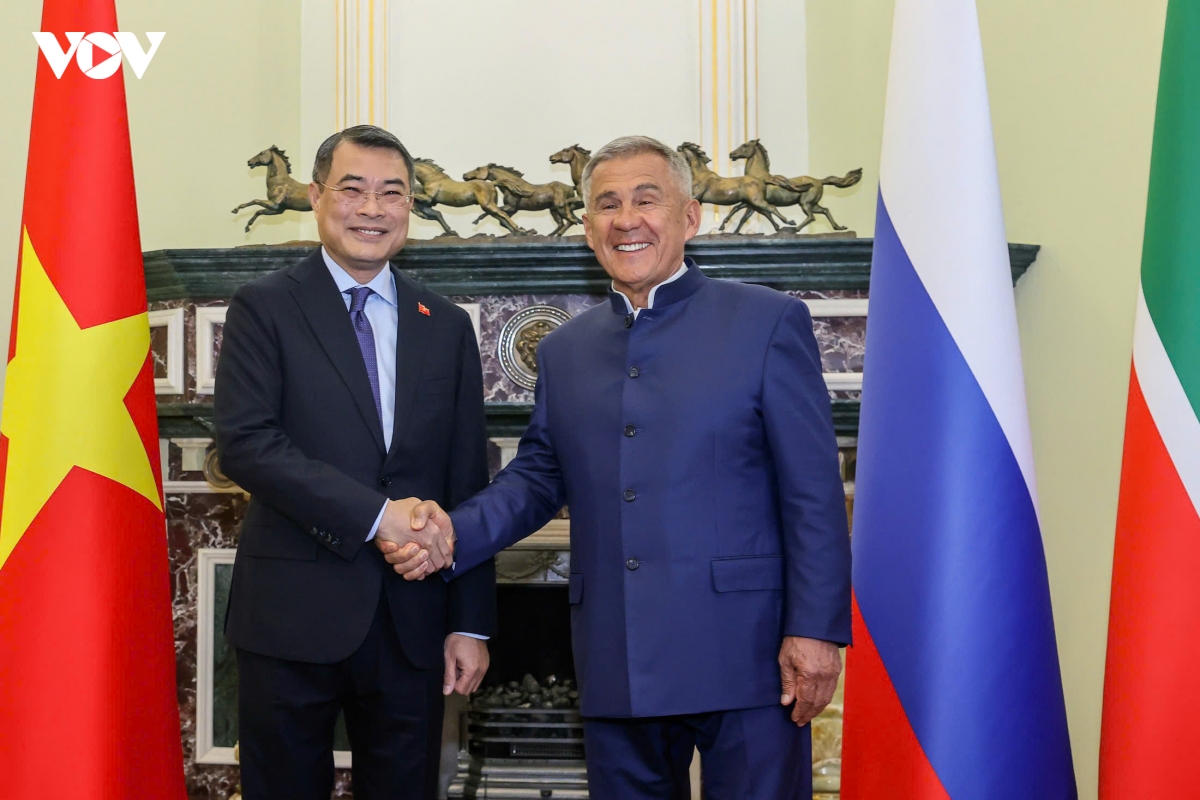 Thủ tướng Lê Minh Hưng gặp Người đứng đầu Cộng hoà Tatarstan R.N Minnikhanov