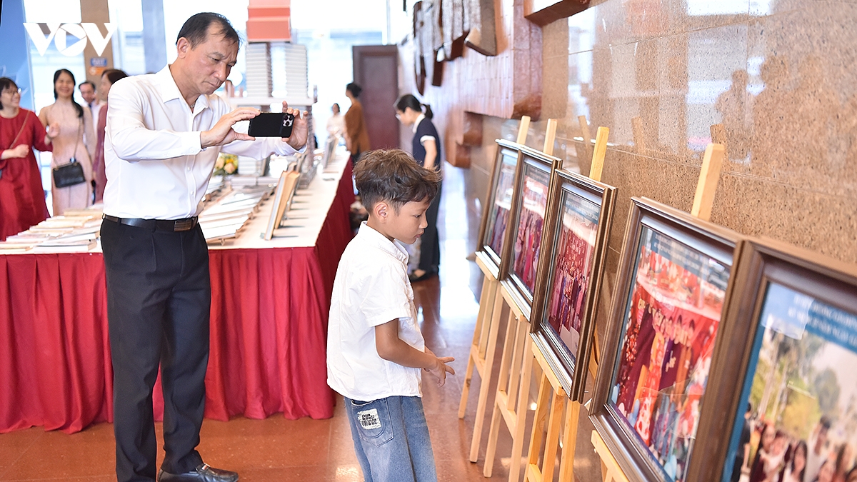 ha noi tuyen duong 126 gia dinh van hoa tieu bieu, lan toa gia tri gia dinh hinh anh 6