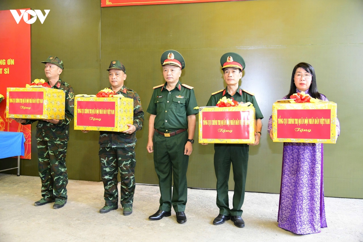 thuong tuong le quang minh dong vien luc luong tim kiem hai cot liet liet si hinh anh 3