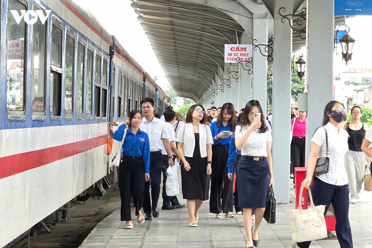 sap co tau chuyen dung dua don y, bac si giua ha noi va ninh binh hinh anh 10