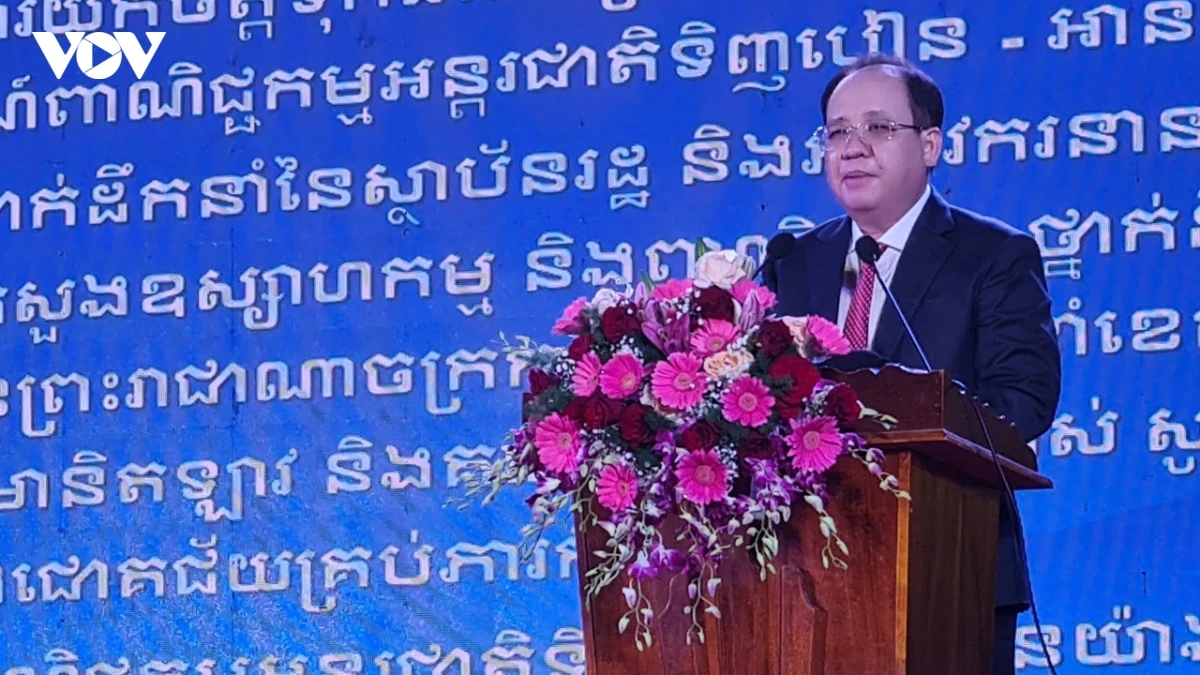 hoi cho quoc te tinh bien - an giang khoi thong mach mau kinh te bien mau hinh anh 2