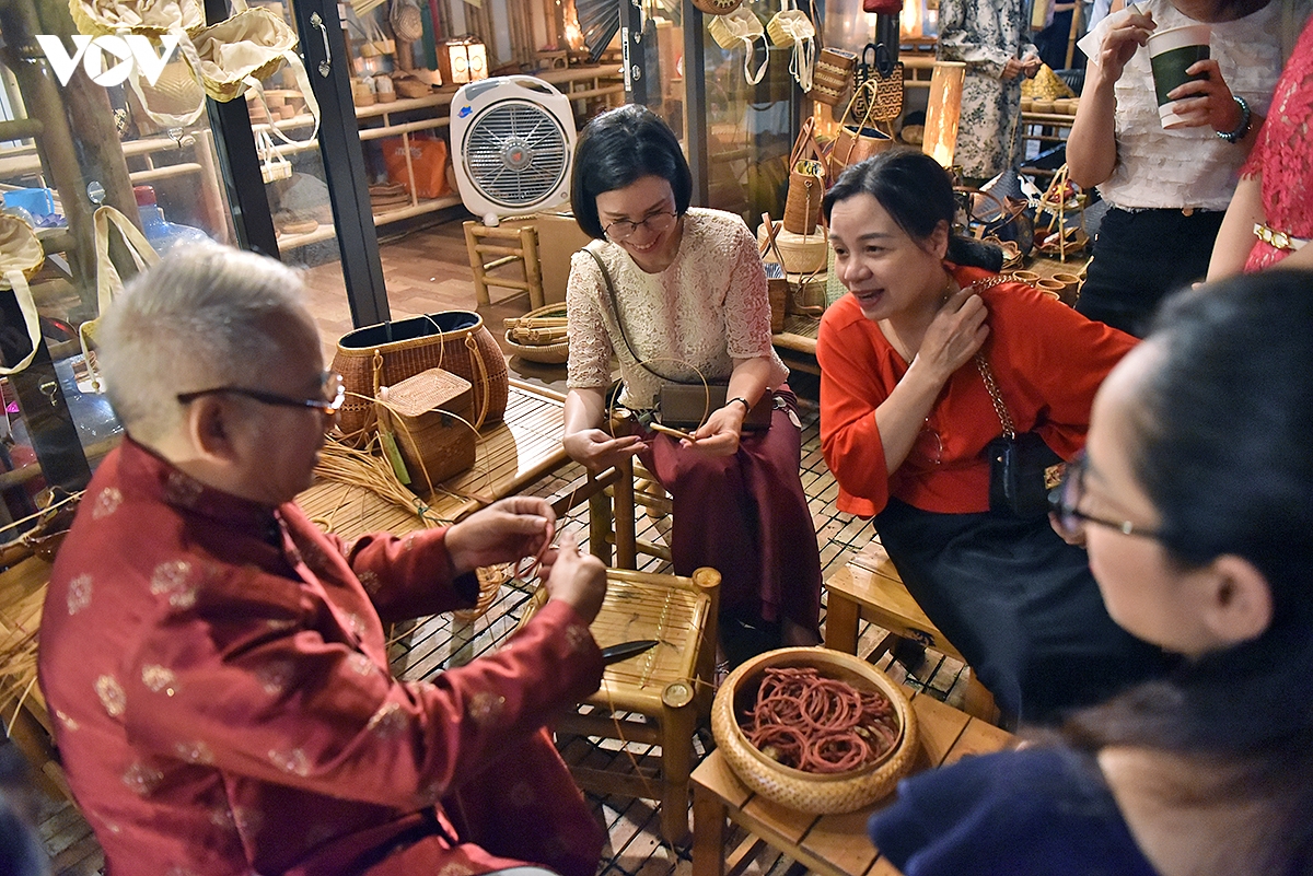 ho van toa do moi voi nhieu trai nghiem van hoa song dong giua long di san hinh anh 2