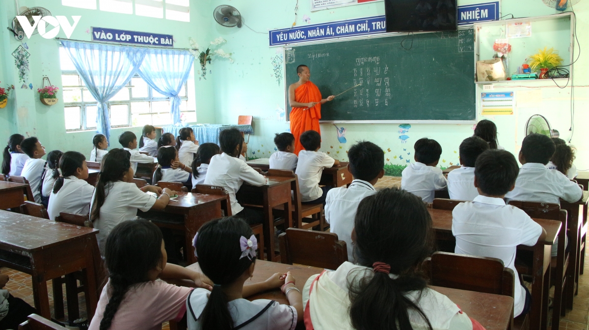 he ve, nha chua day chu khmer mien phi cho hoc sinh hinh anh 3