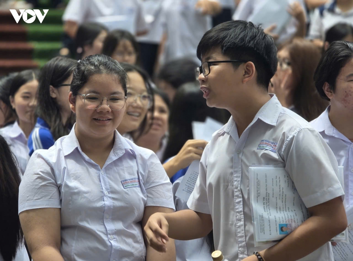 Thi lớp 10 ở TP.HCM: Đề không đánh đố, phổ điểm nào chiếm ưu thế?