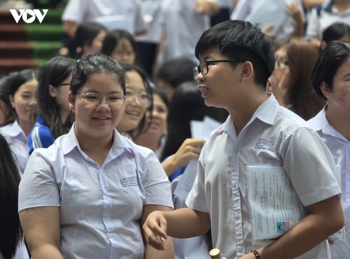 thi lop 10 o tp.hcm De khong danh do, pho diem nao chiem uu the hinh anh 1
