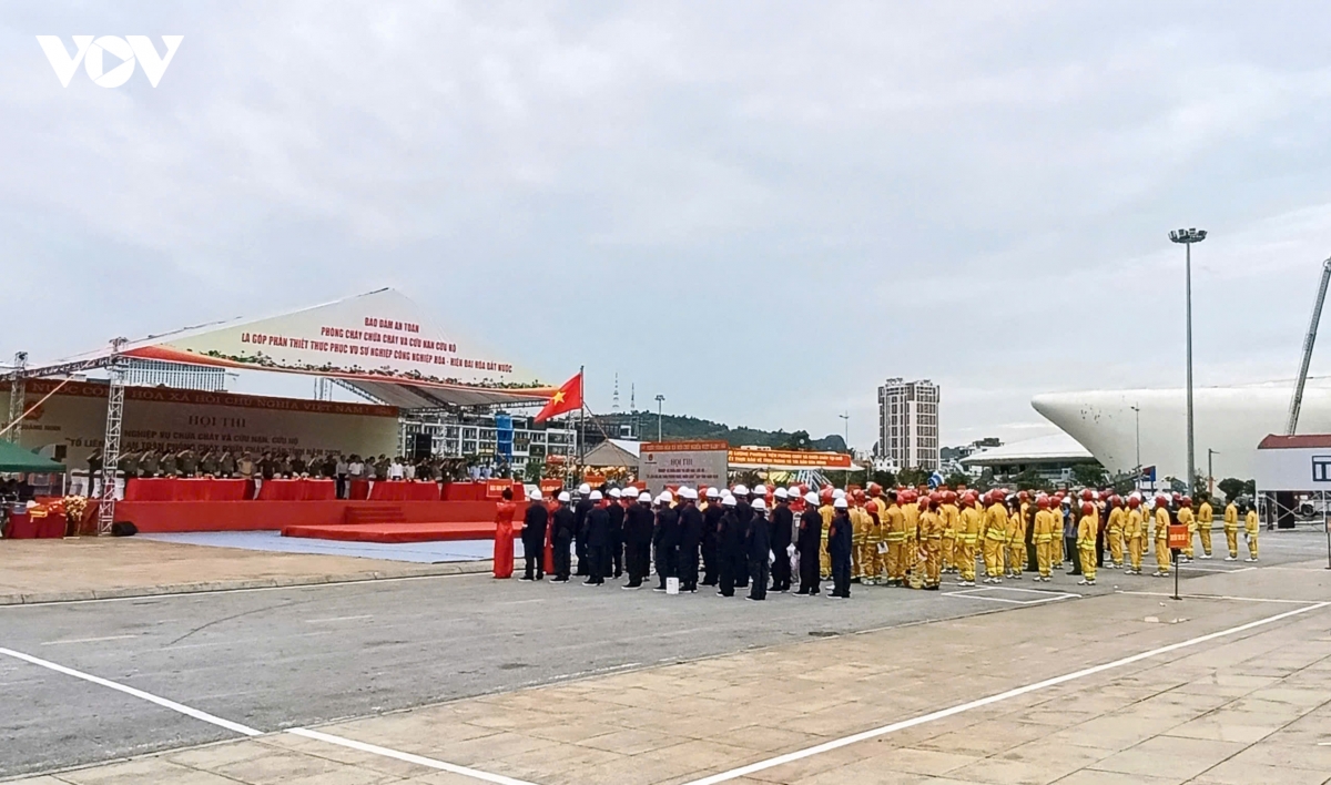 quang ninh to lien gia thuan thuc ky nang xu ly chay trong 5 phut vang hinh anh 1