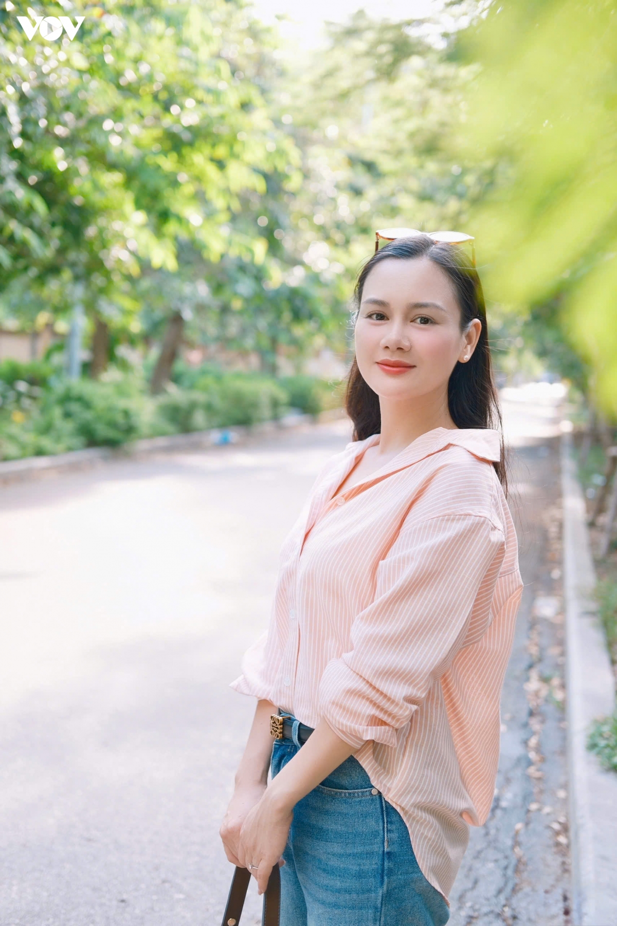 huyen sam ke hau truong khoc suot 2 ngay khi quay phia ben kia thanh pho hinh anh 5