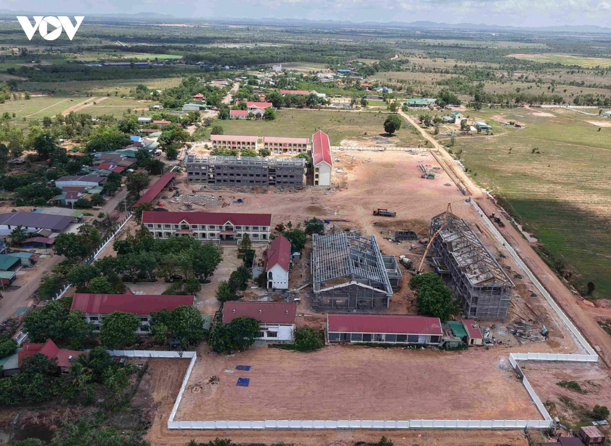 bo doi Dak lak vuot nang, thang mua ho tro xay truong o bien gioi hinh anh 6