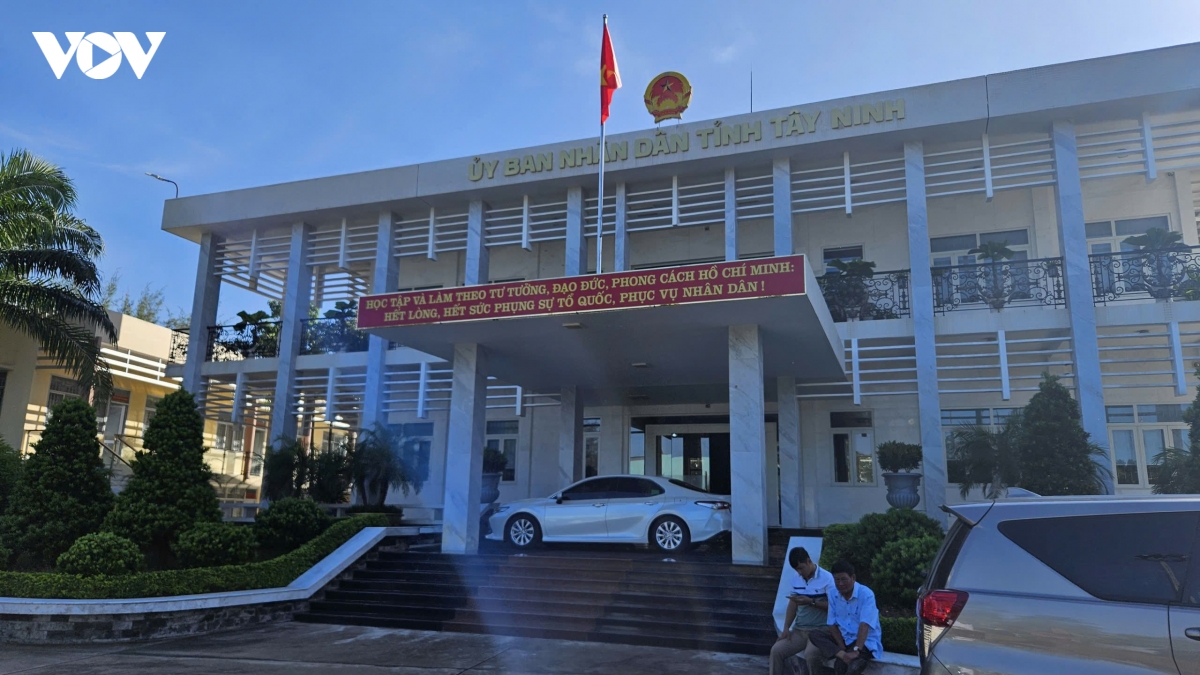 tay ninh chua voi doi trung tam hanh chinh ve Duc hoa - hau nghia hinh anh 1