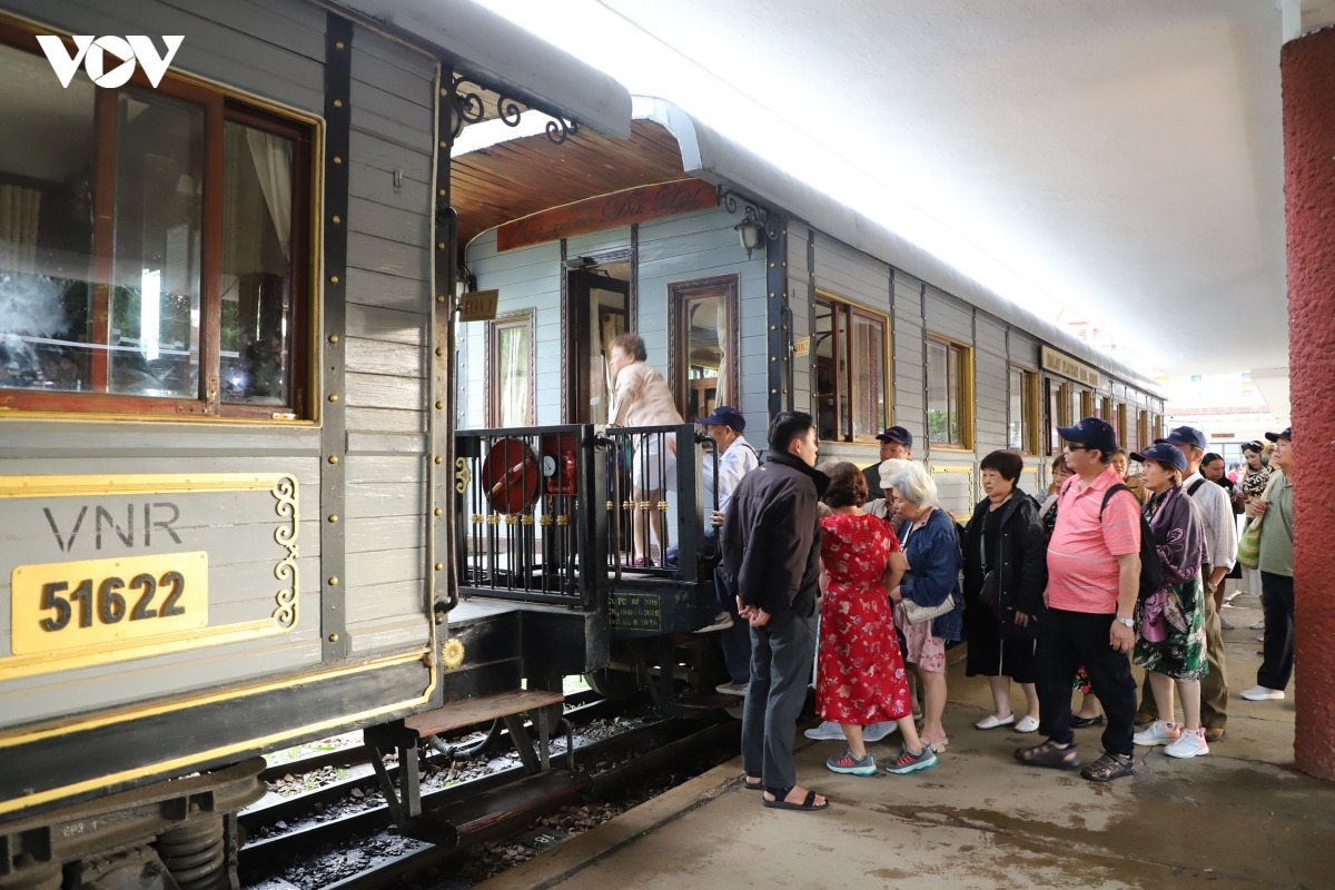 ga Da lat va ky uc ve tuyen duong sat rang cua kieu thuy si huyen thoai hinh anh 17